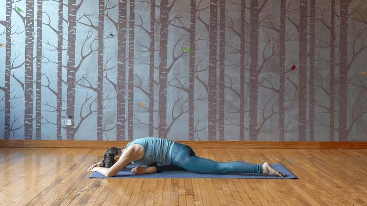 Evening Yoga for Relaxation Before Bedtime